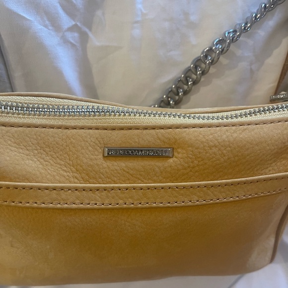 Season's IT color and material from Rebecca Mink-off - Picture 4 of 9